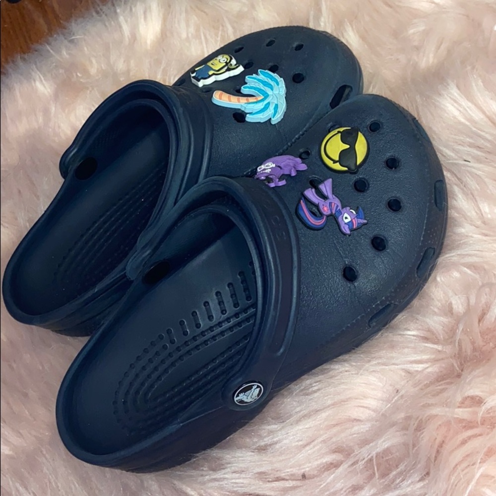 crocs